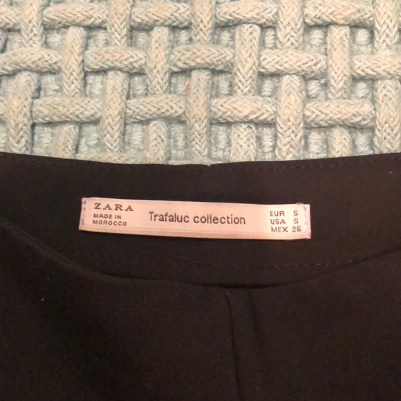 Black Zara high-waisted dress shorts - Picture 4 of 4